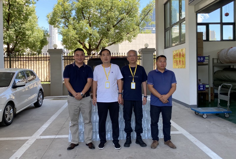 qy千亿国际送“清凉”，共筑防洪排涝坚强后盾！