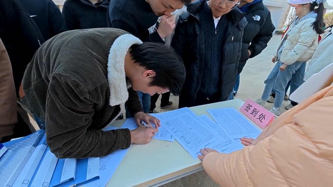 qy千亿国际“qy国际果园”共建行动： 一场绿意与笑声齐飞的春日狂欢！